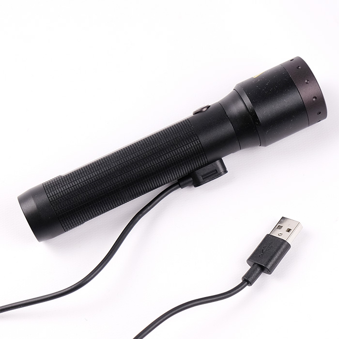 sengetøj Privilegium linse LEDLenser P7R Core Rechargeable Flashlight | LED Lenser Distributor