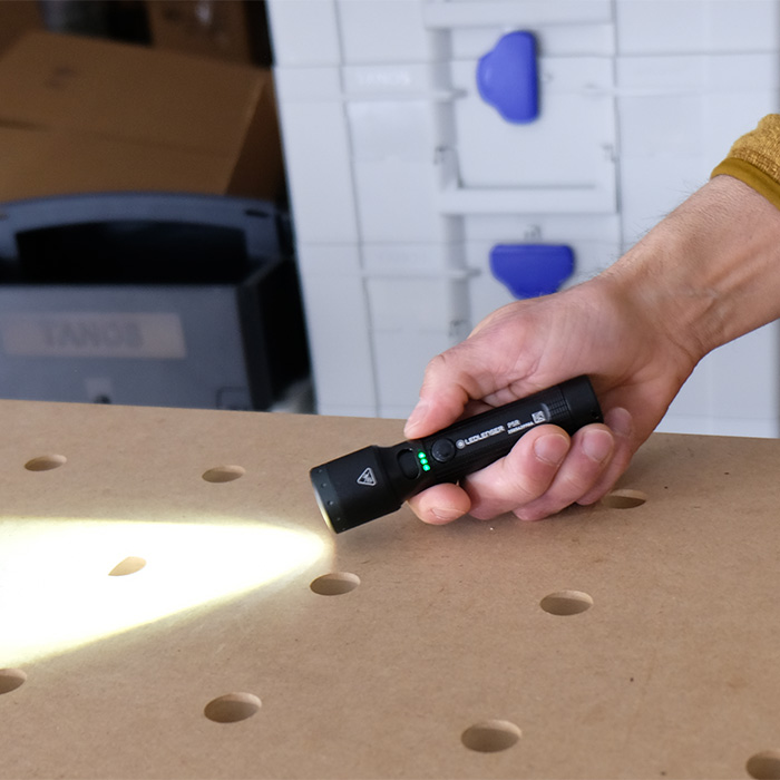 Ledlenser P5R Dual Power Flashlight 503109 - Image 3