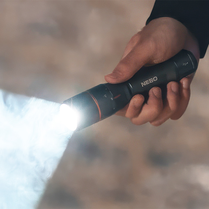 NEBO Davinci 1500 Rechargeable Flashlight - Image 2