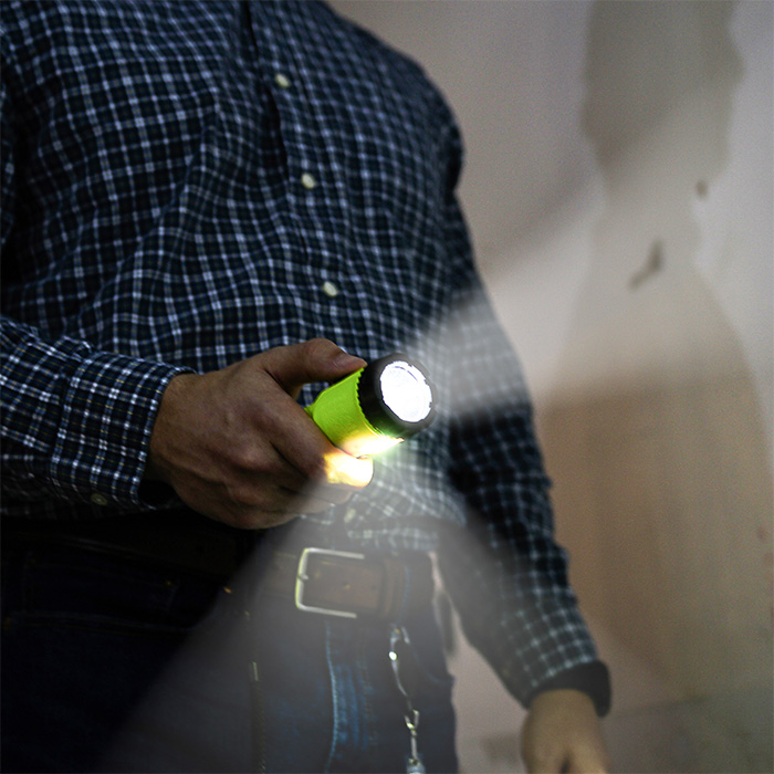 Streamlight Dualie 3AA Magnet Flashlight - Image 14