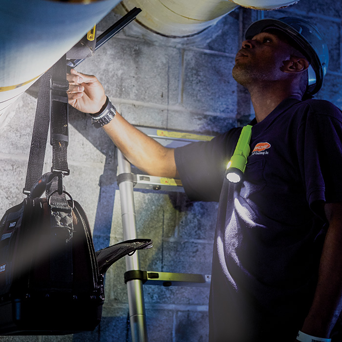 Streamlight Dualie 3AA Magnet Flashlight - Image 12