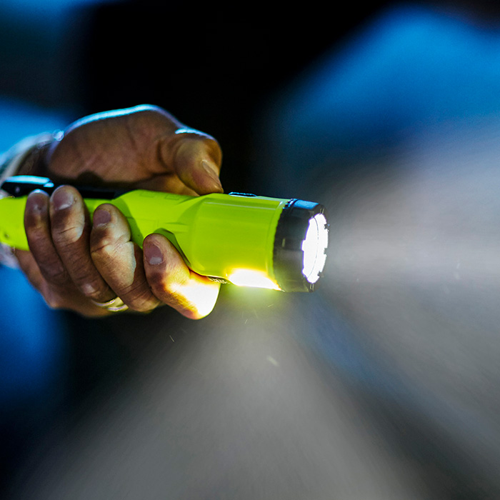 Streamlight Dualie 3AA Magnet Flashlight - Image 11